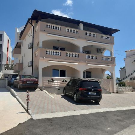Apartmani Vera プリモシュテン エクステリア 写真