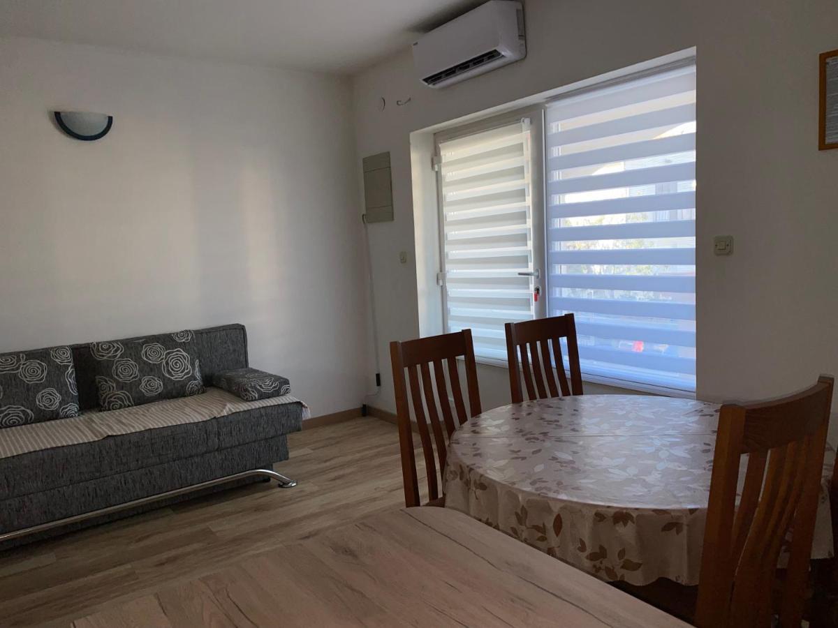 Apartmani Vera プリモシュテン エクステリア 写真